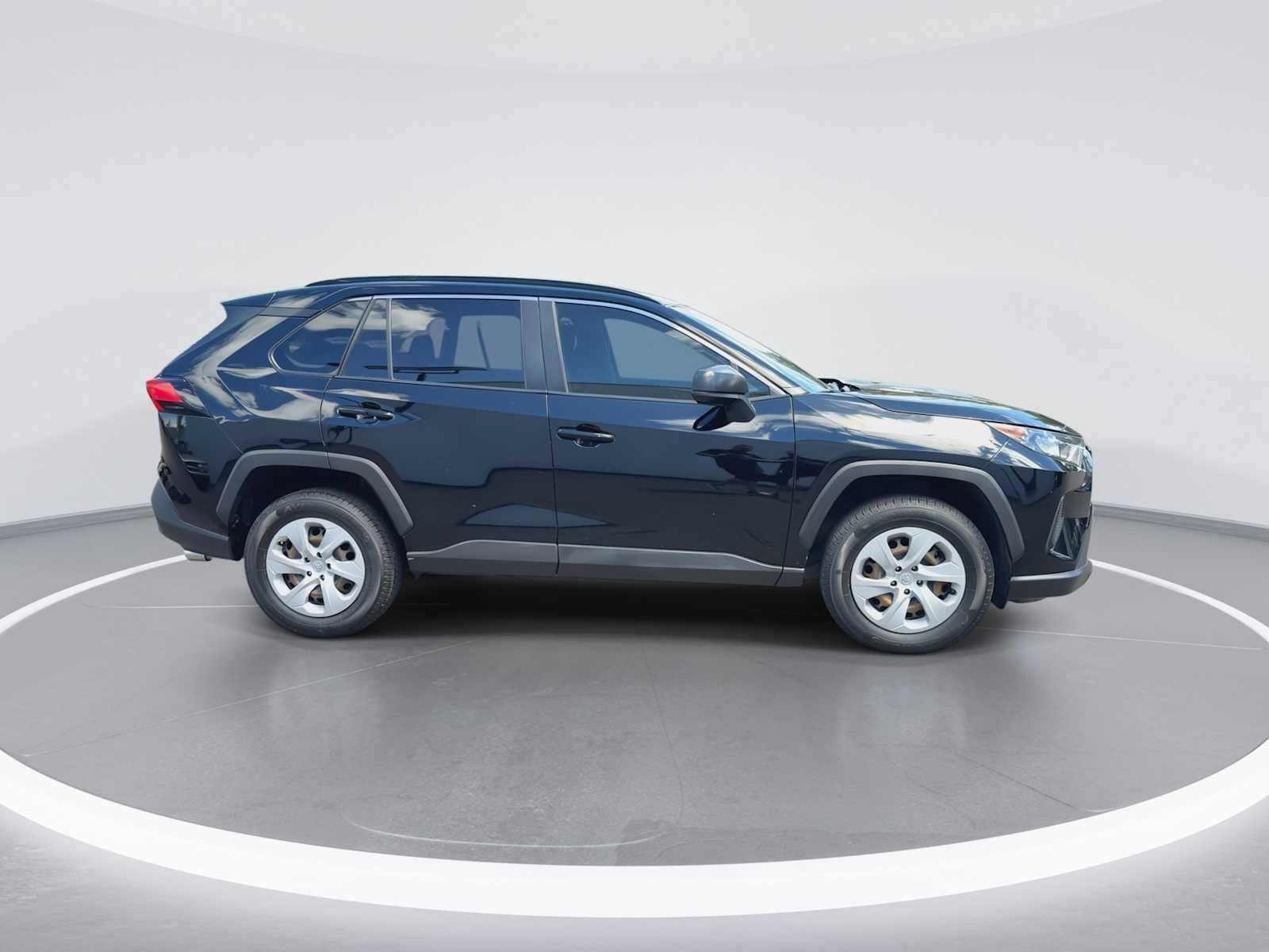 Thumbnail: 2019 Toyota RAV4 - 9