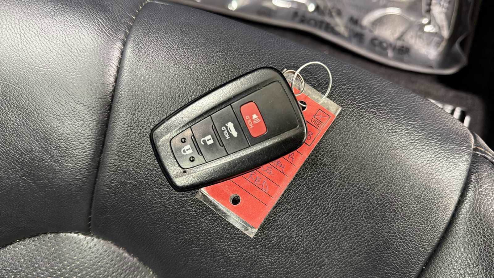 Thumbnail: 2020 Toyota Camry - 32