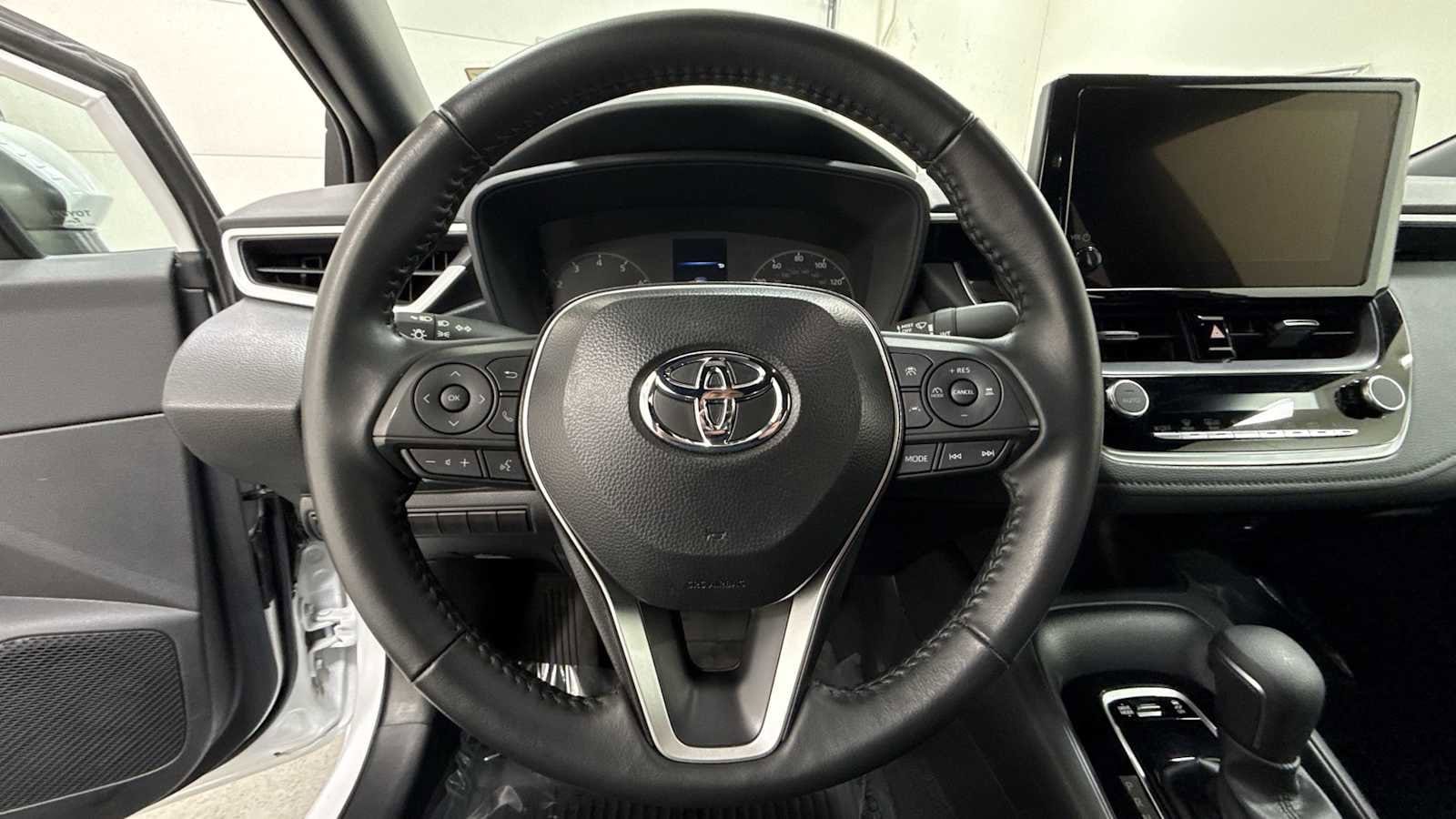 Thumbnail: 2025 Toyota Corolla - 16