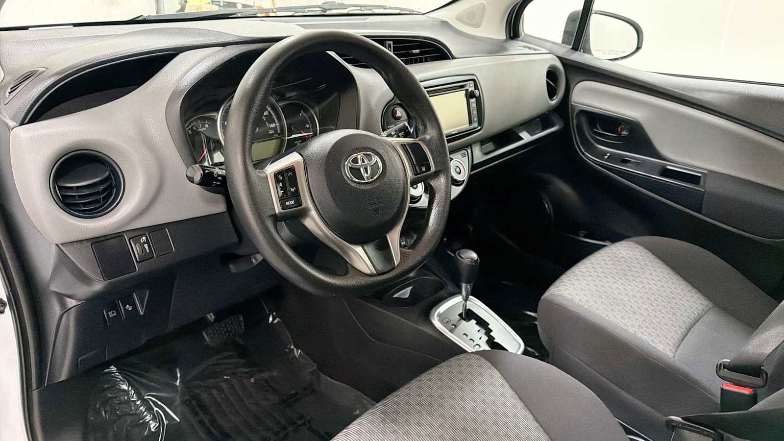 Thumbnail: 2017 Toyota Yaris - 12
