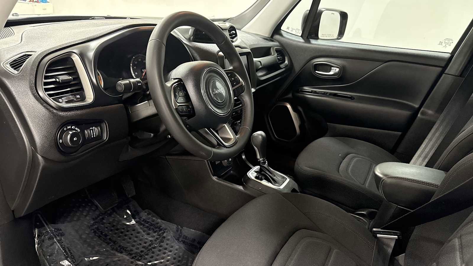 Thumbnail: 2022 Jeep Renegade - 12