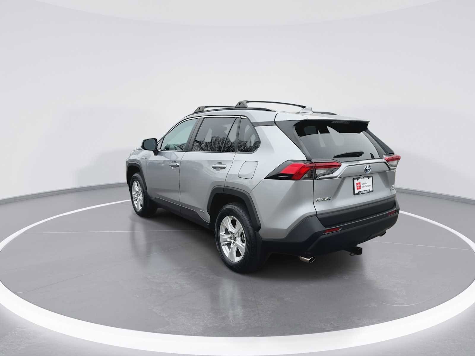 Thumbnail: 2021 Toyota RAV4 - 6