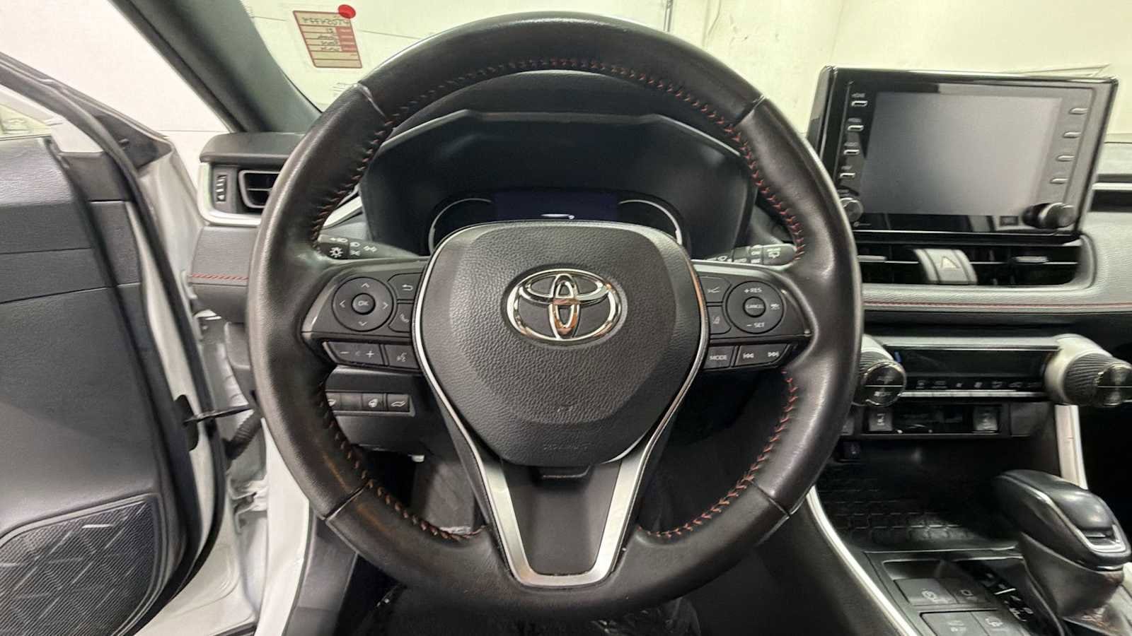 Thumbnail: 2021 Toyota RAV4 - 16