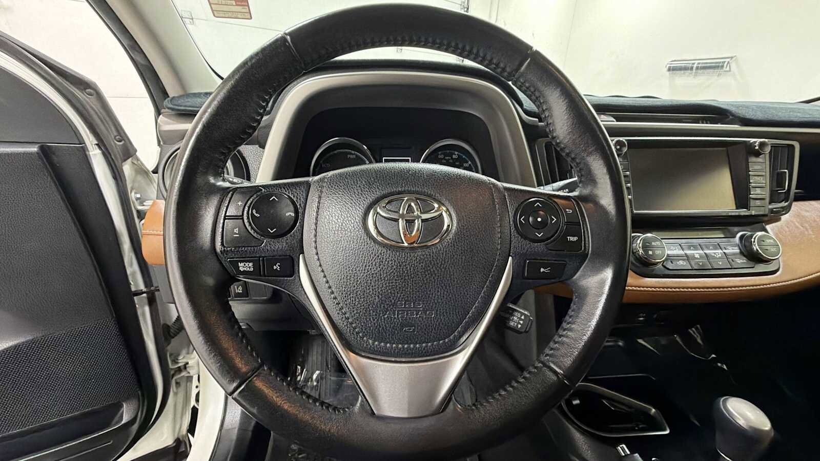 Thumbnail: 2017 Toyota RAV4 - 16