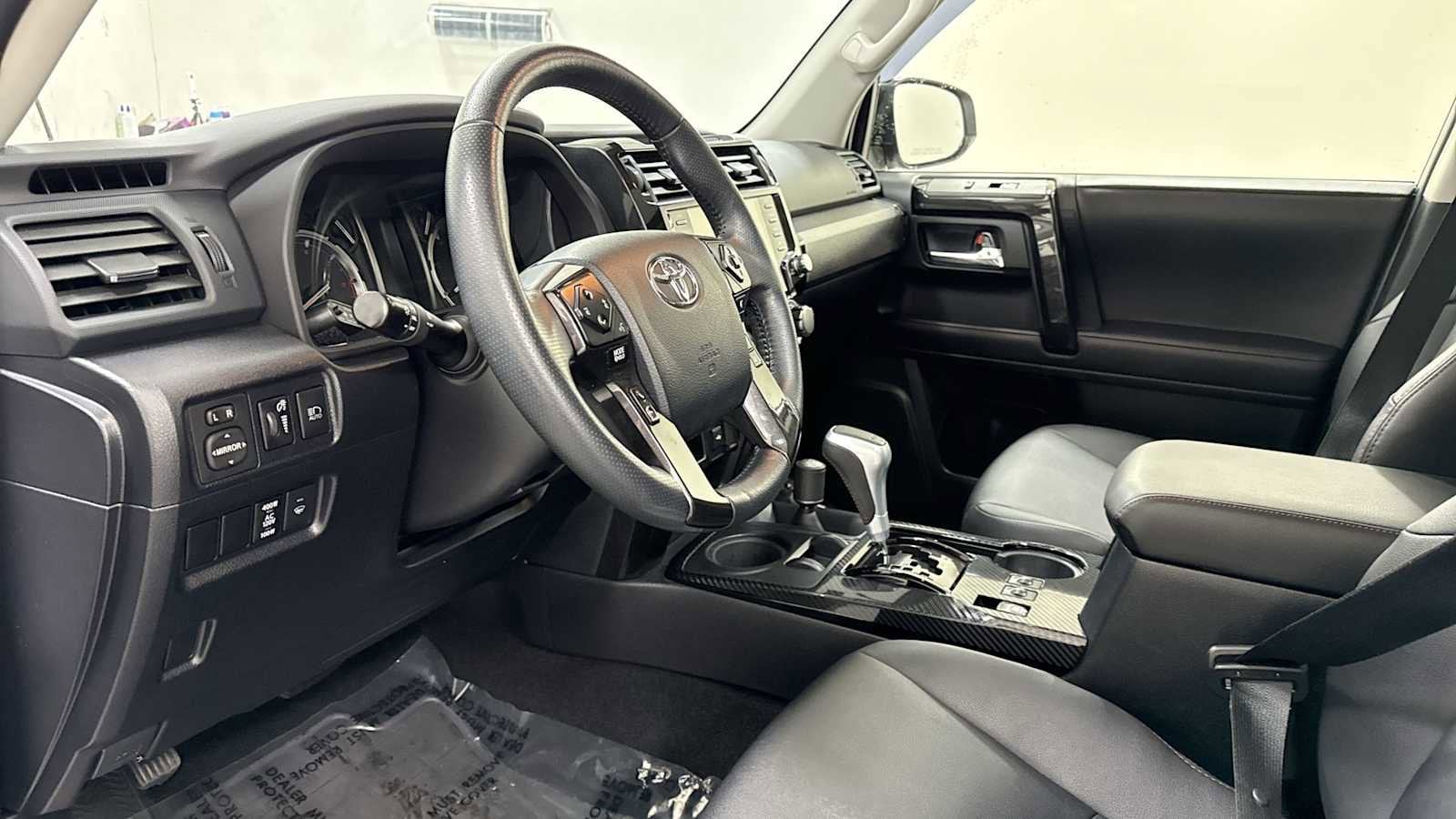 Thumbnail: 2022 Toyota 4Runner - 12