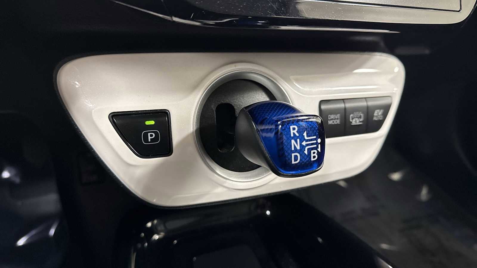 Thumbnail: 2017 Toyota Prius Prime - 22