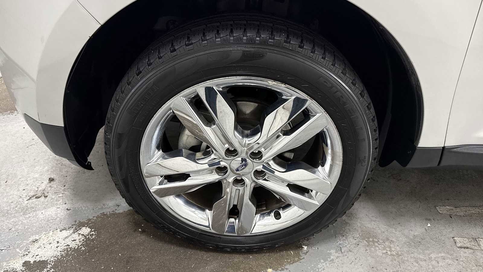 Thumbnail: 2013 Ford Edge - 10