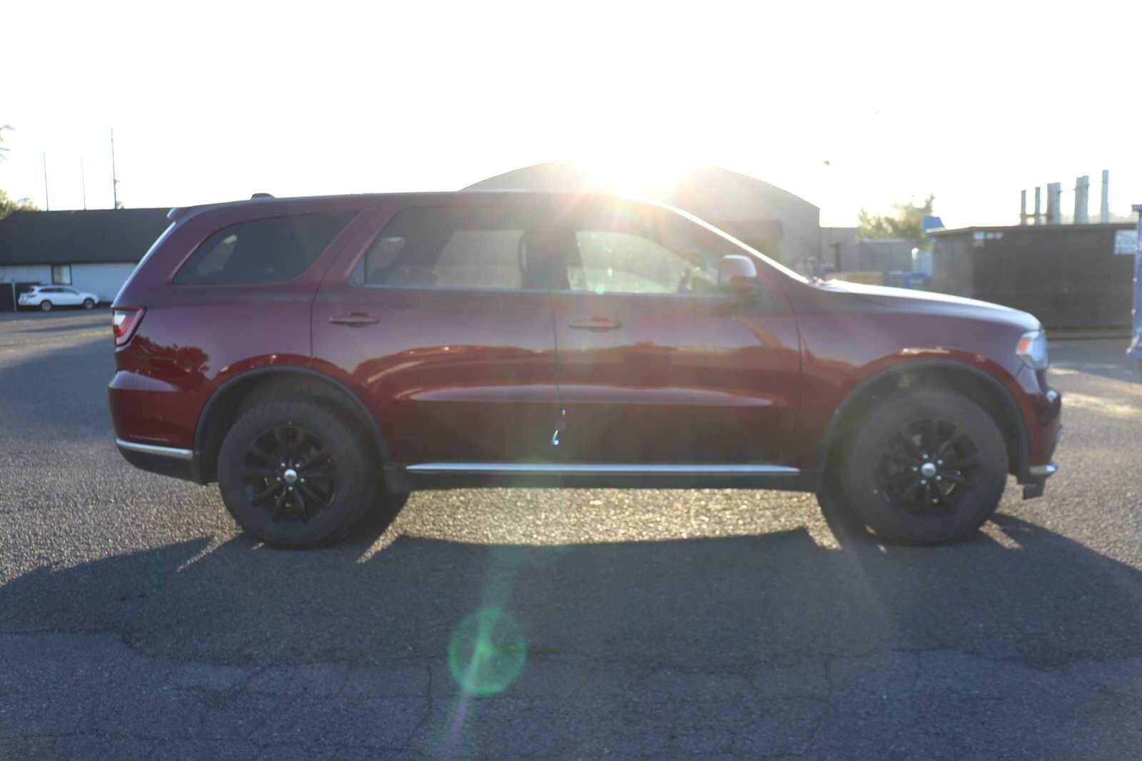 2019 Dodge Durango SXT photo 2
