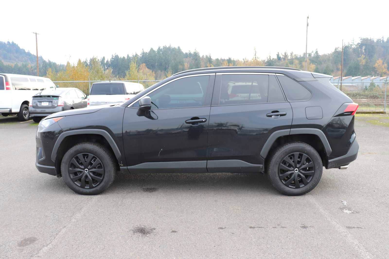 Thumbnail: 2021 Toyota RAV4 - 8