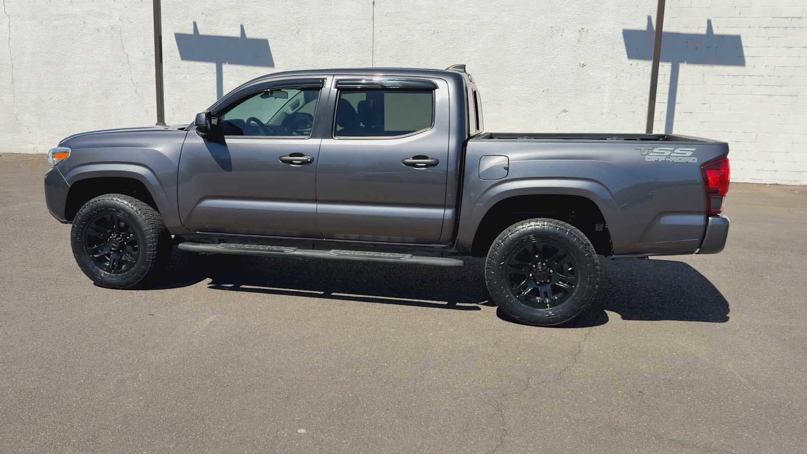 Thumbnail: 2022 Toyota Tacoma - 5