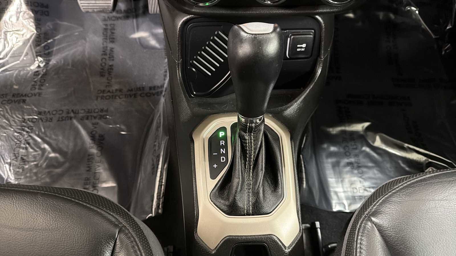 Thumbnail: 2016 Jeep Renegade - 22