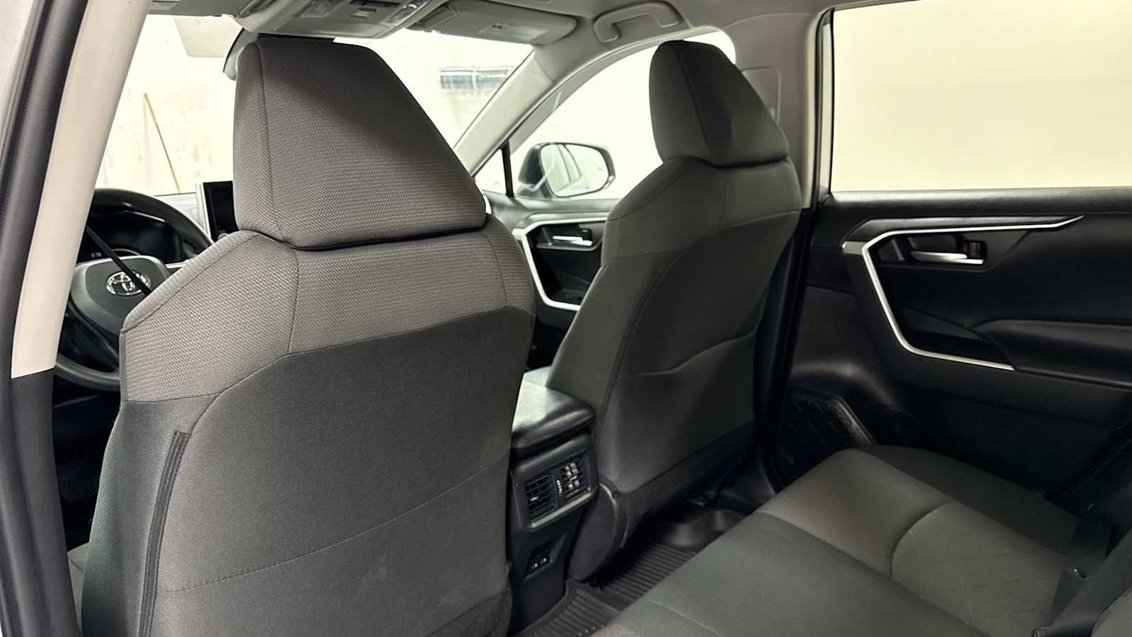 Thumbnail: 2023 Toyota RAV4 - 25