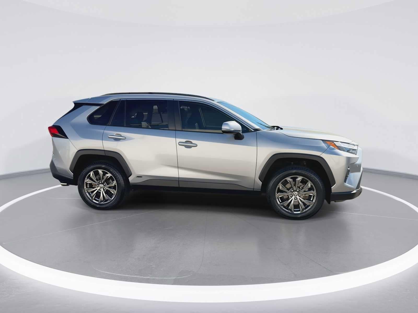 Thumbnail: 2022 Toyota RAV4 - 9