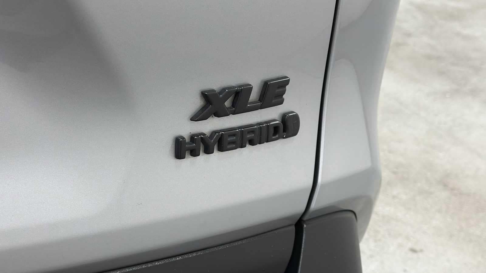 Thumbnail: 2022 Toyota RAV4 - 28