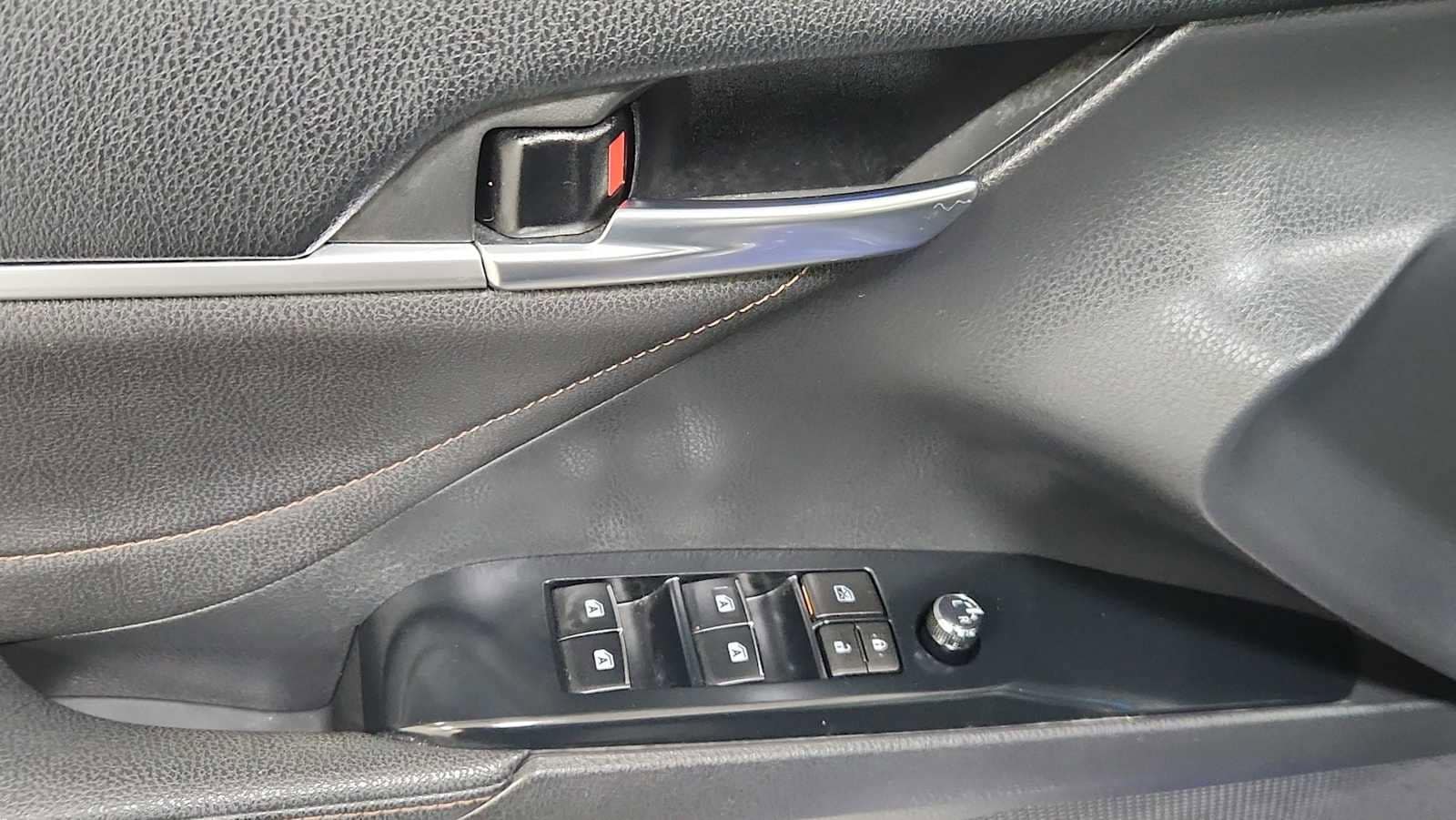 Thumbnail: 2018 Toyota Camry - 15