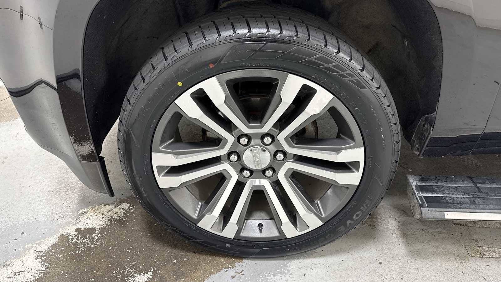 Thumbnail: 2018 GMC Yukon - 10