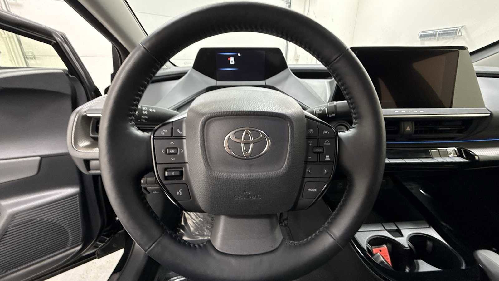 Thumbnail: 2025 Toyota Prius - 16