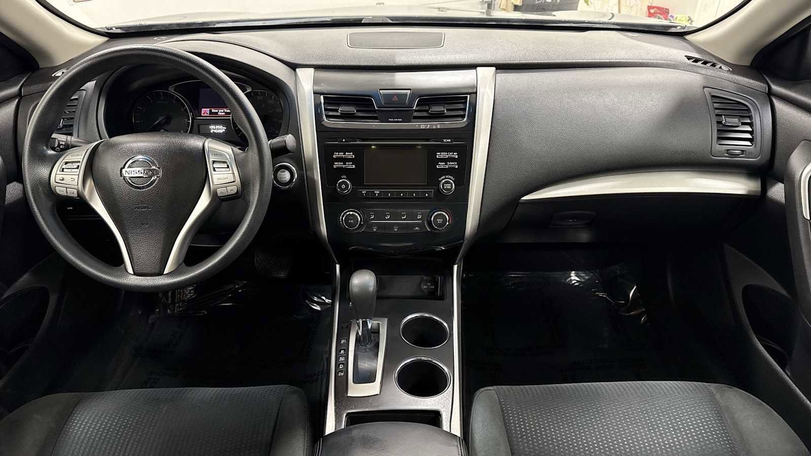 Thumbnail: 2015 Nissan Altima - 25