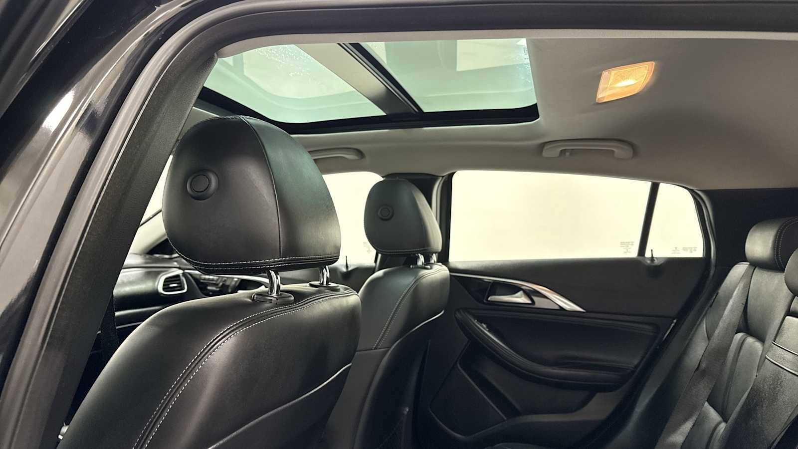 Thumbnail: 2018 INFINITI QX30 - 24