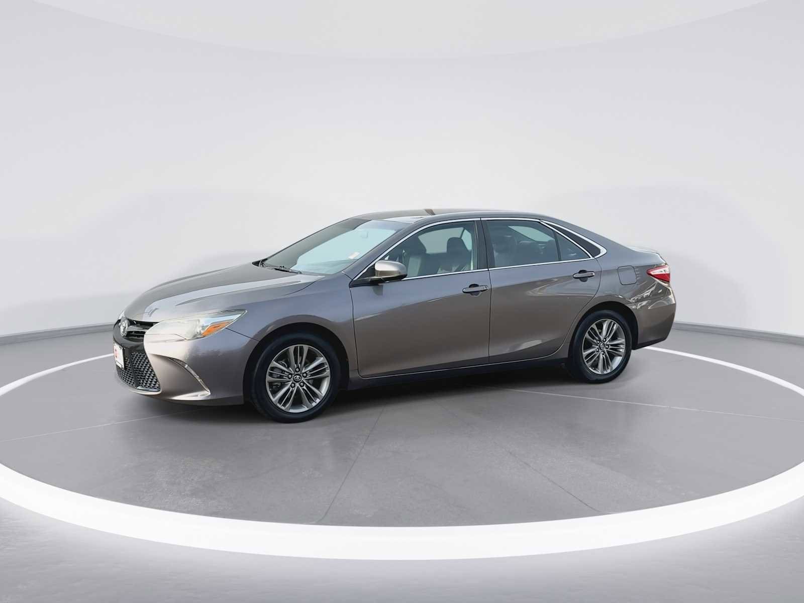 Thumbnail: 2017 Toyota Camry - 4