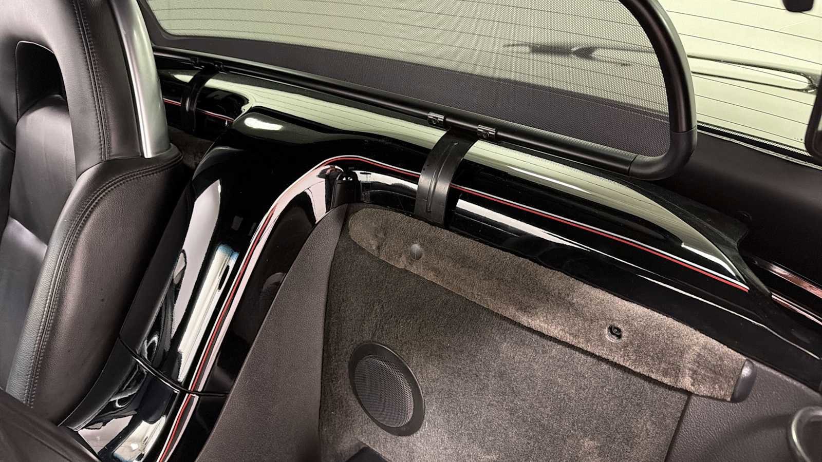 Thumbnail: 2004 Chevrolet SSR - 22