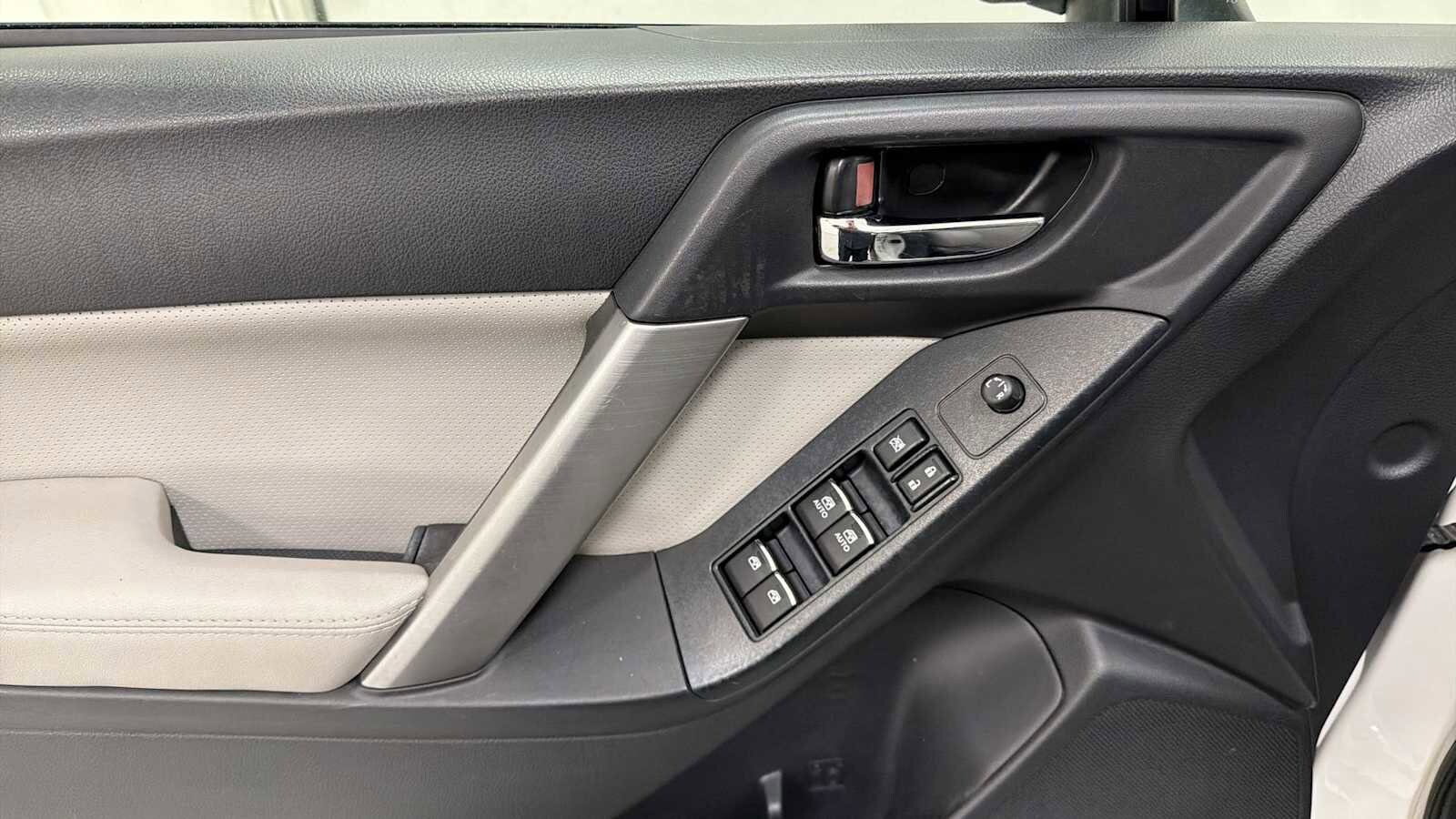 Thumbnail: 2017 Subaru Forester - 15