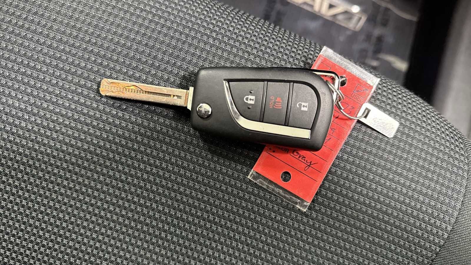 Thumbnail: 2021 Toyota RAV4 - 30