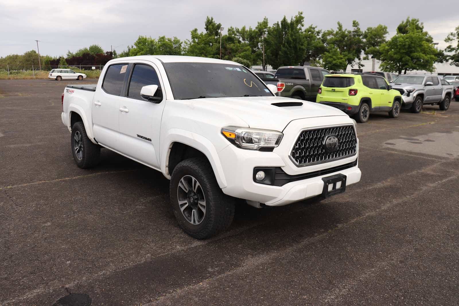 Thumbnail: 2019 Toyota Tacoma - 3