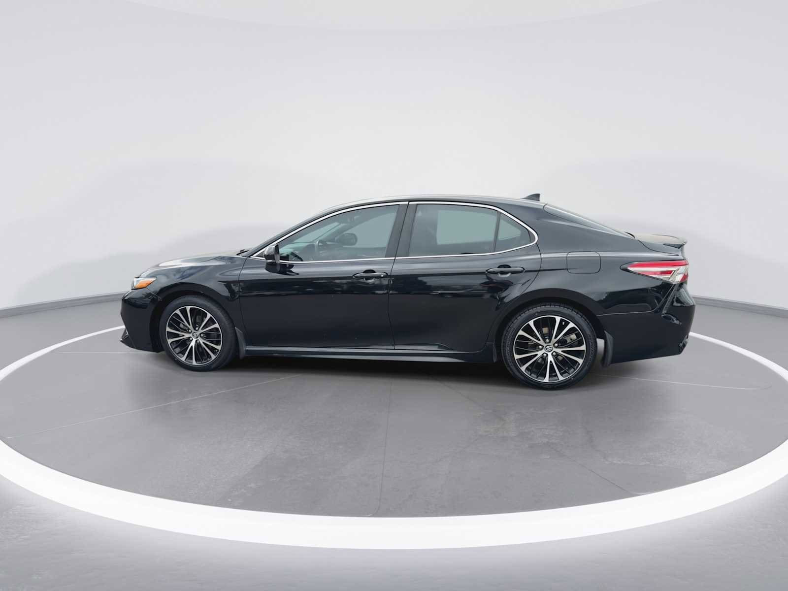 Thumbnail: 2019 Toyota Camry - 5