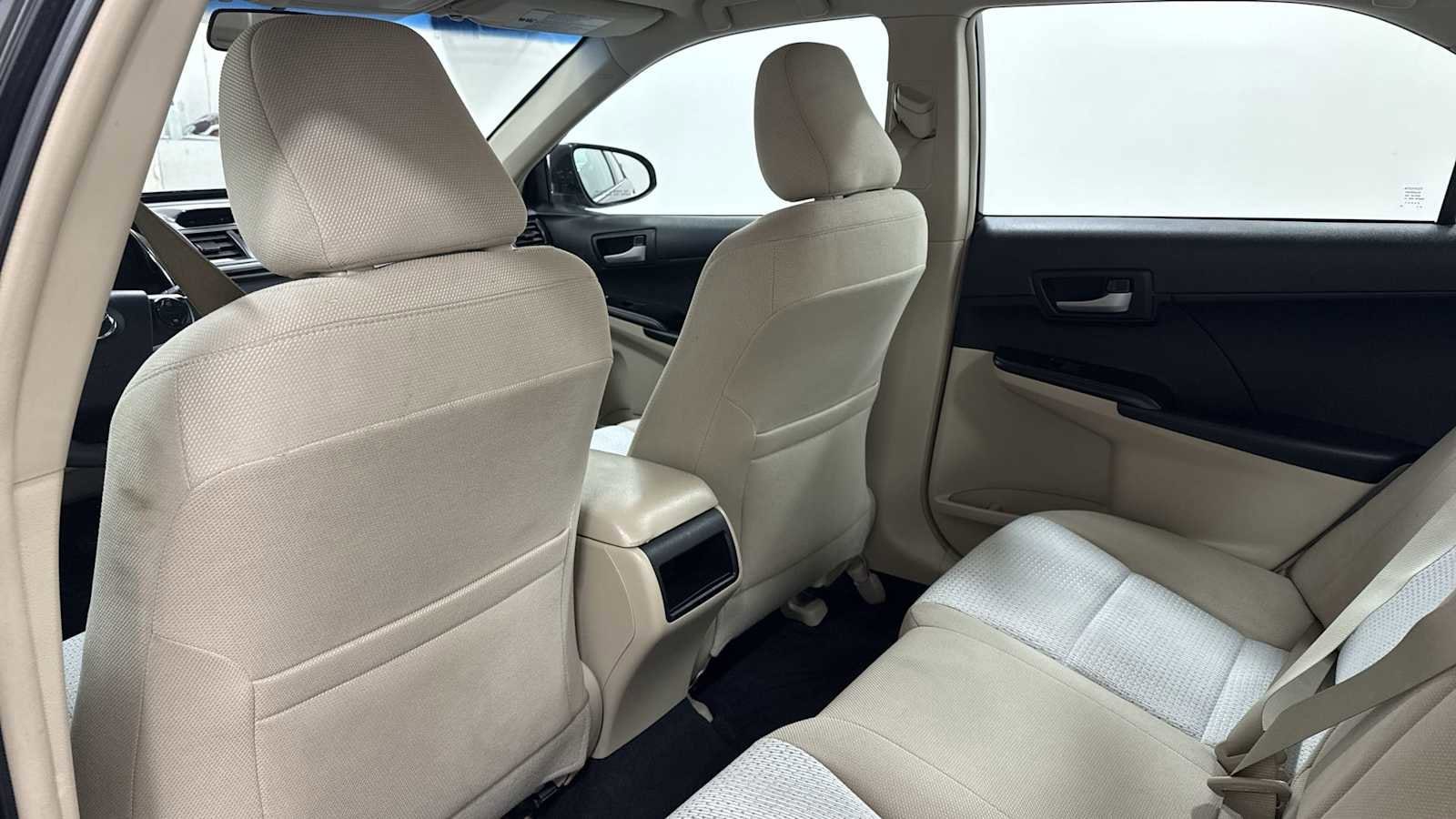 Thumbnail: 2012 Toyota Camry - 23