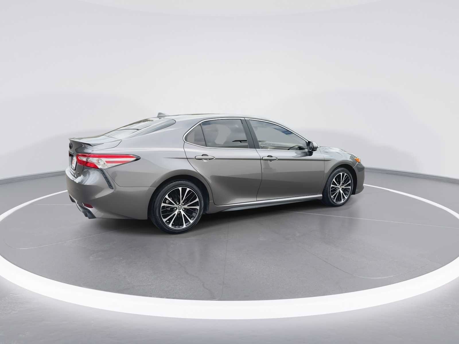 Thumbnail: 2019 Toyota Camry - 8