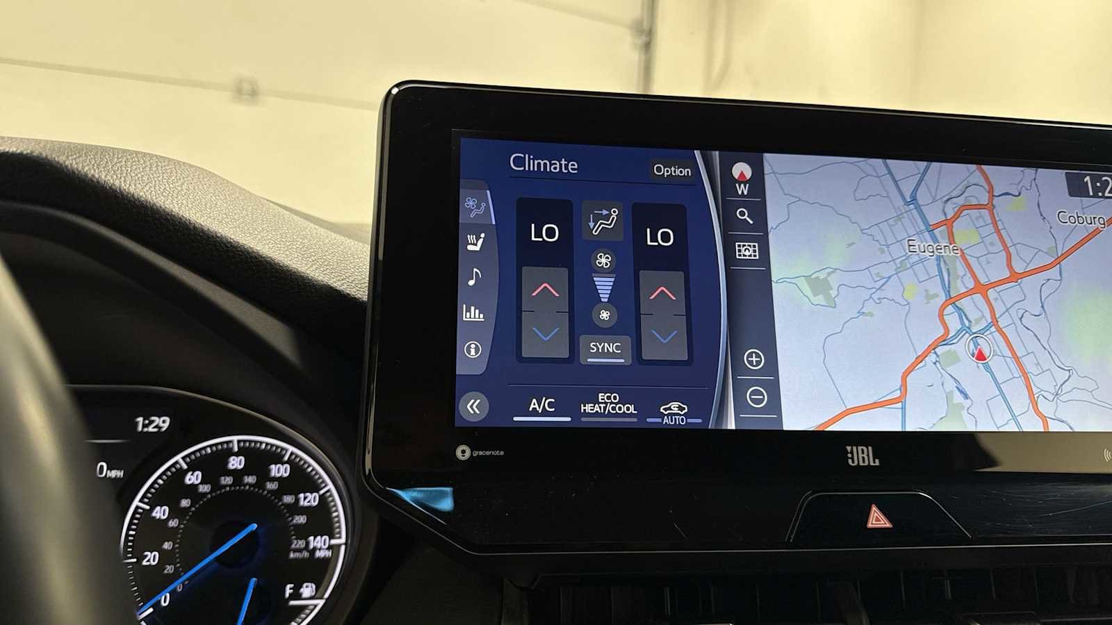 Thumbnail: 2022 Toyota Venza - 21