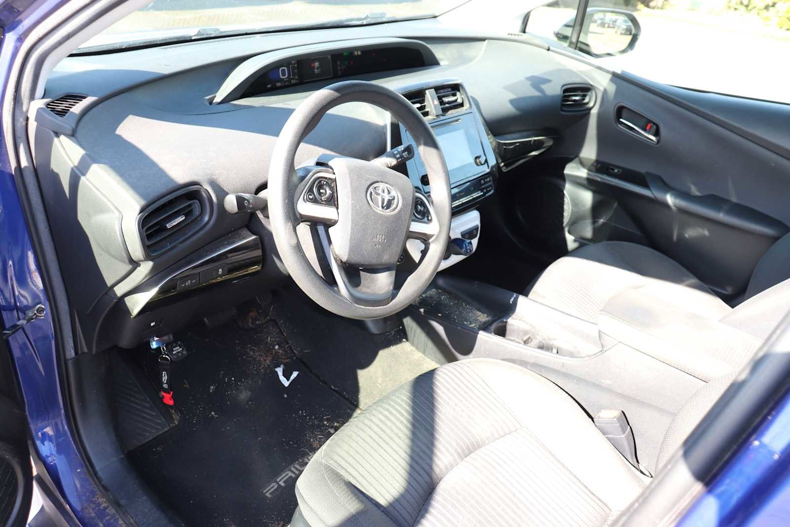 Thumbnail: 2016 Toyota Prius - 9
