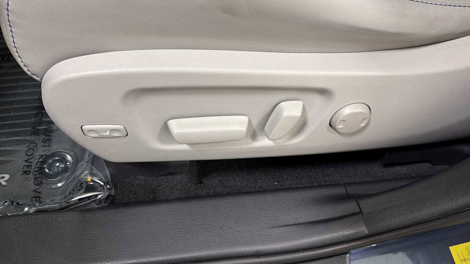 Thumbnail: 2017 Toyota Highlander - 14