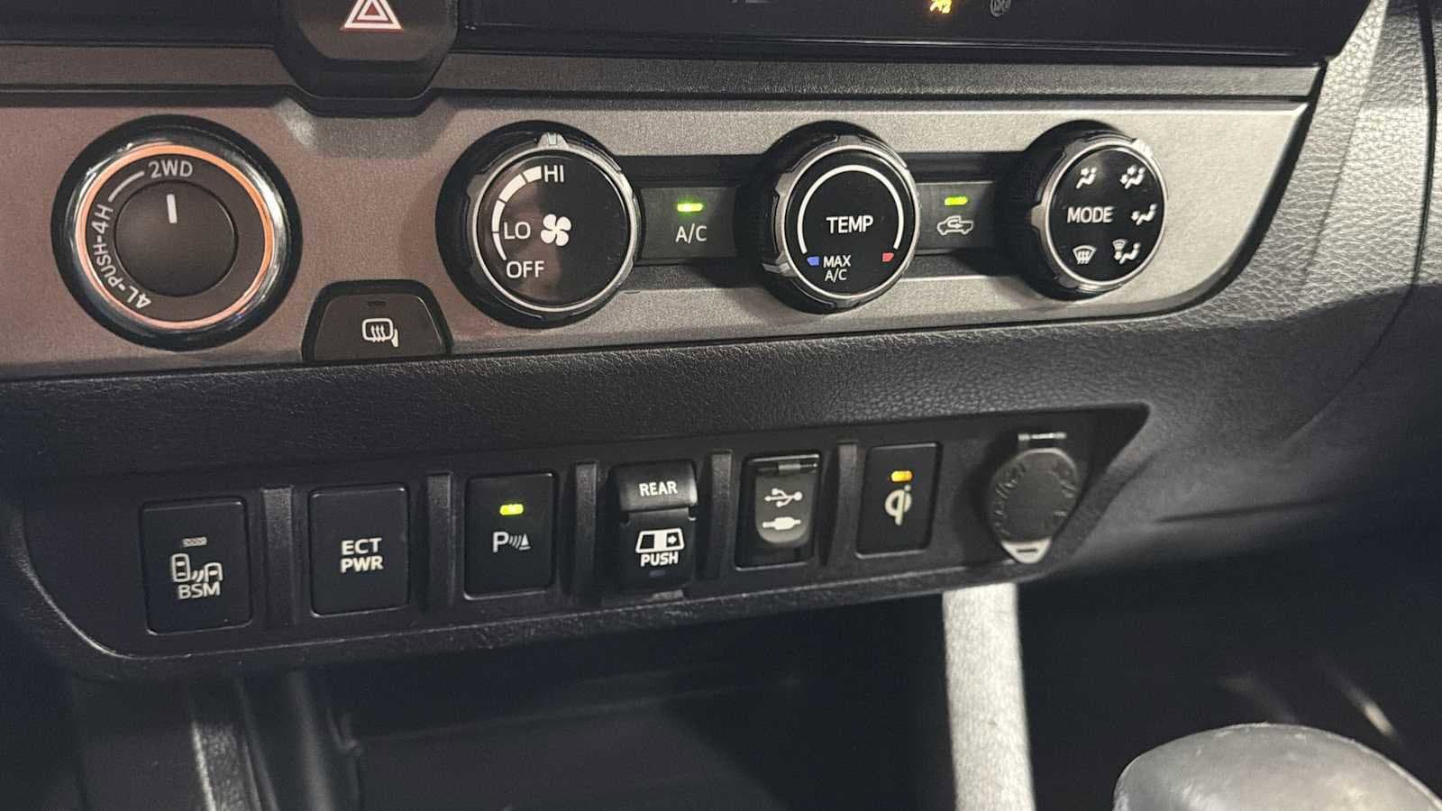 Thumbnail: 2018 Toyota Tacoma - 21