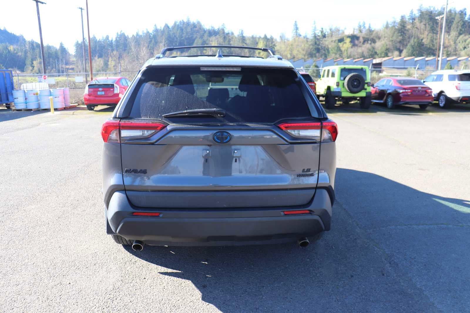 Thumbnail: 2021 Toyota RAV4 - 6