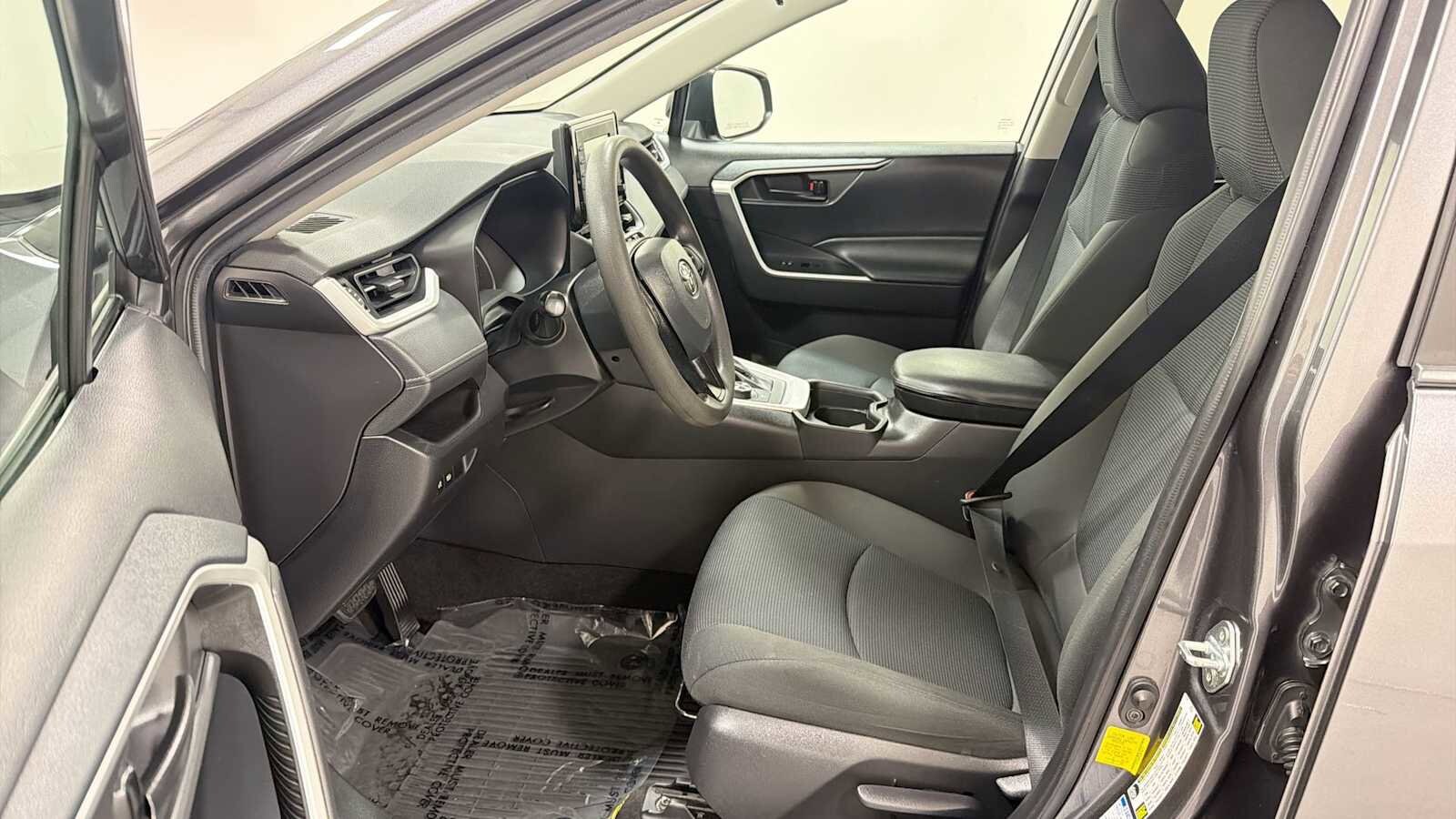 Thumbnail: 2021 Toyota RAV4 - 13