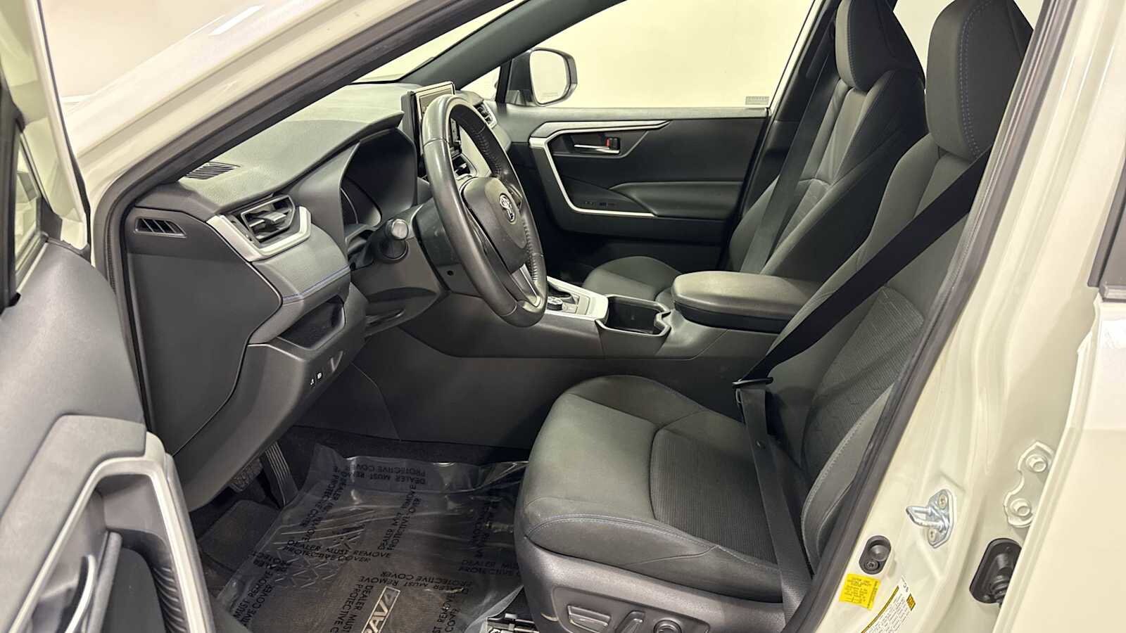 Thumbnail: 2022 Toyota RAV4 - 13