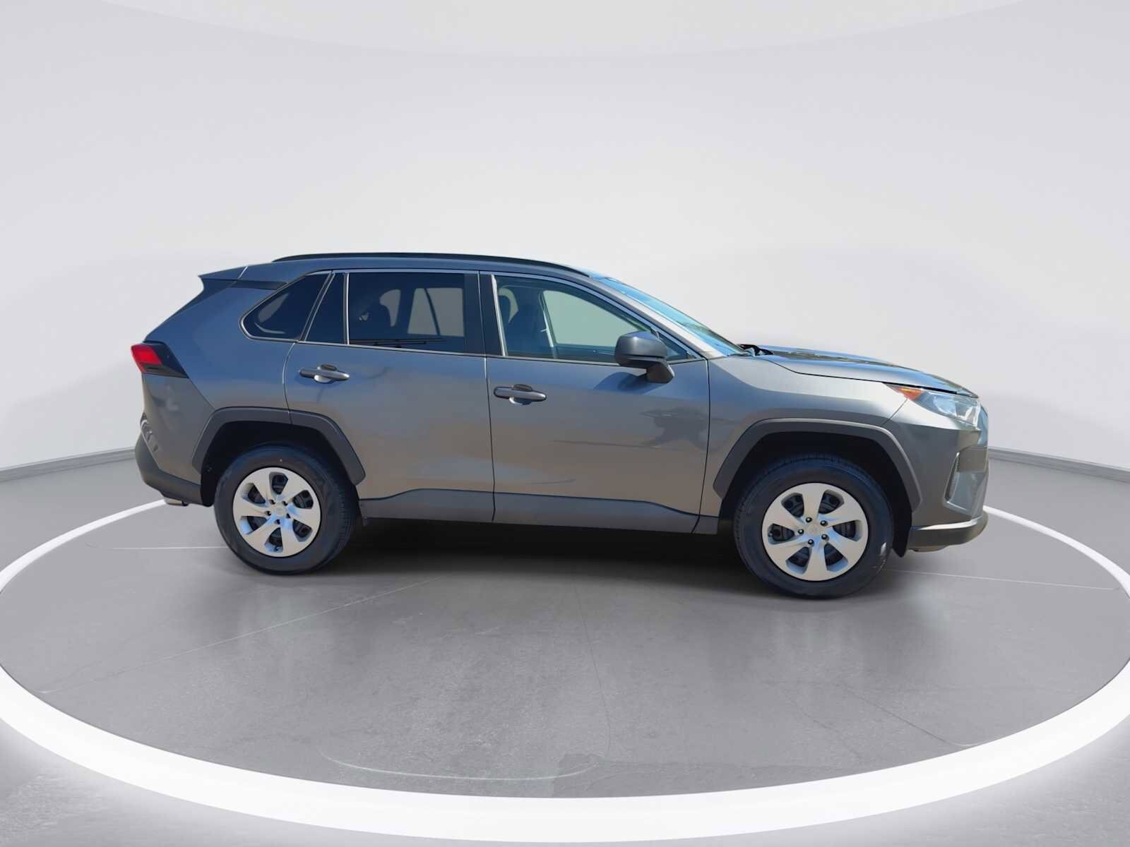 Thumbnail: 2021 Toyota RAV4 - 9