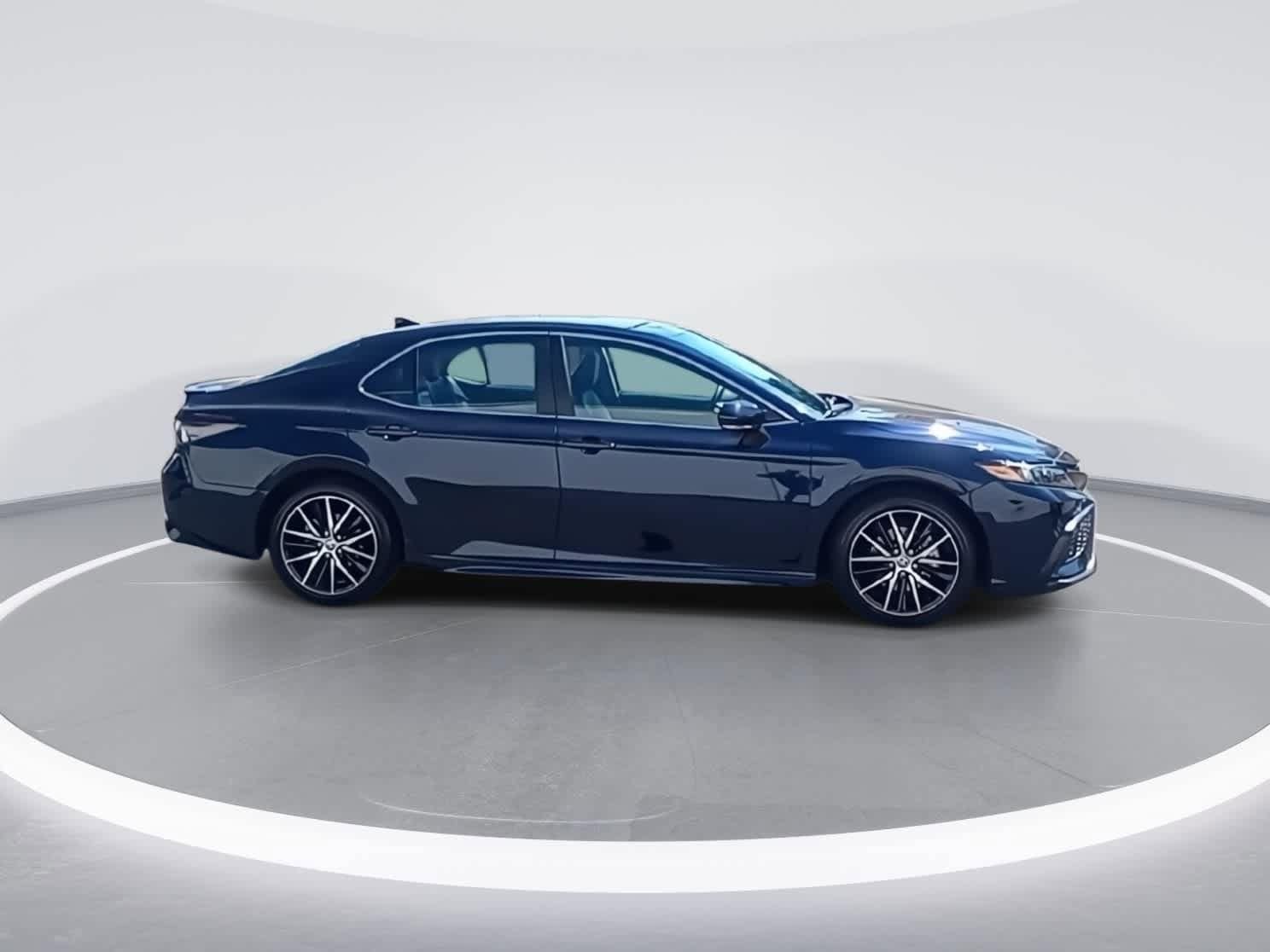Thumbnail: 2022 Toyota Camry - 9