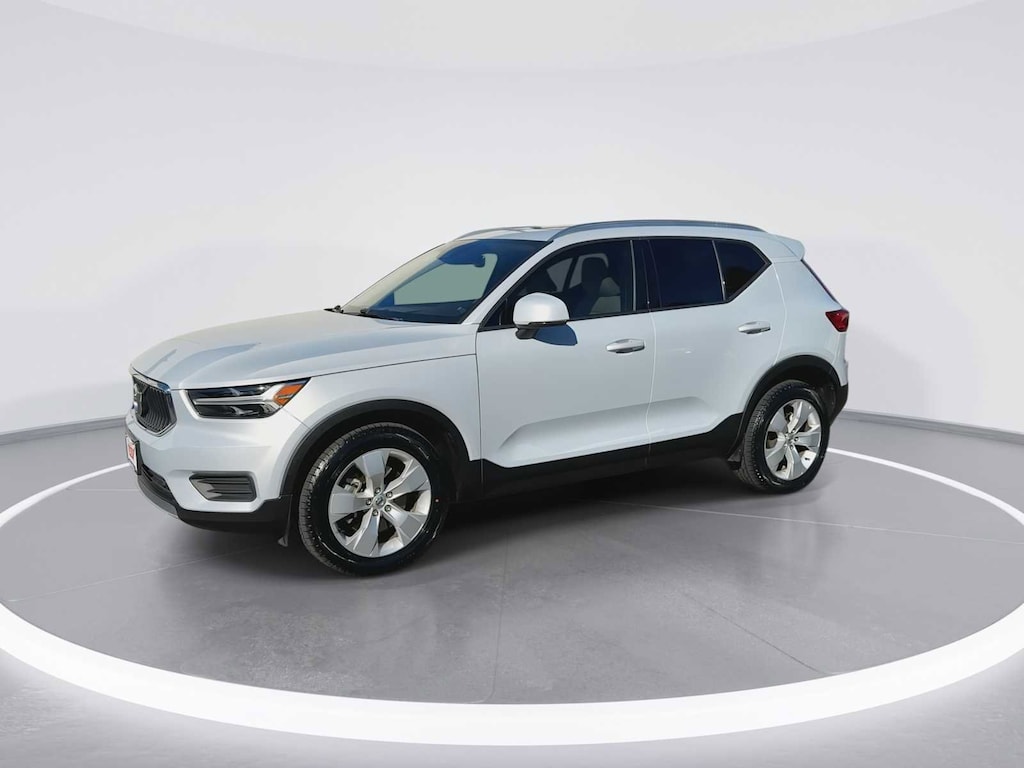 Used 2022 Volvo XC40 T5 AWD Momentum SUV
