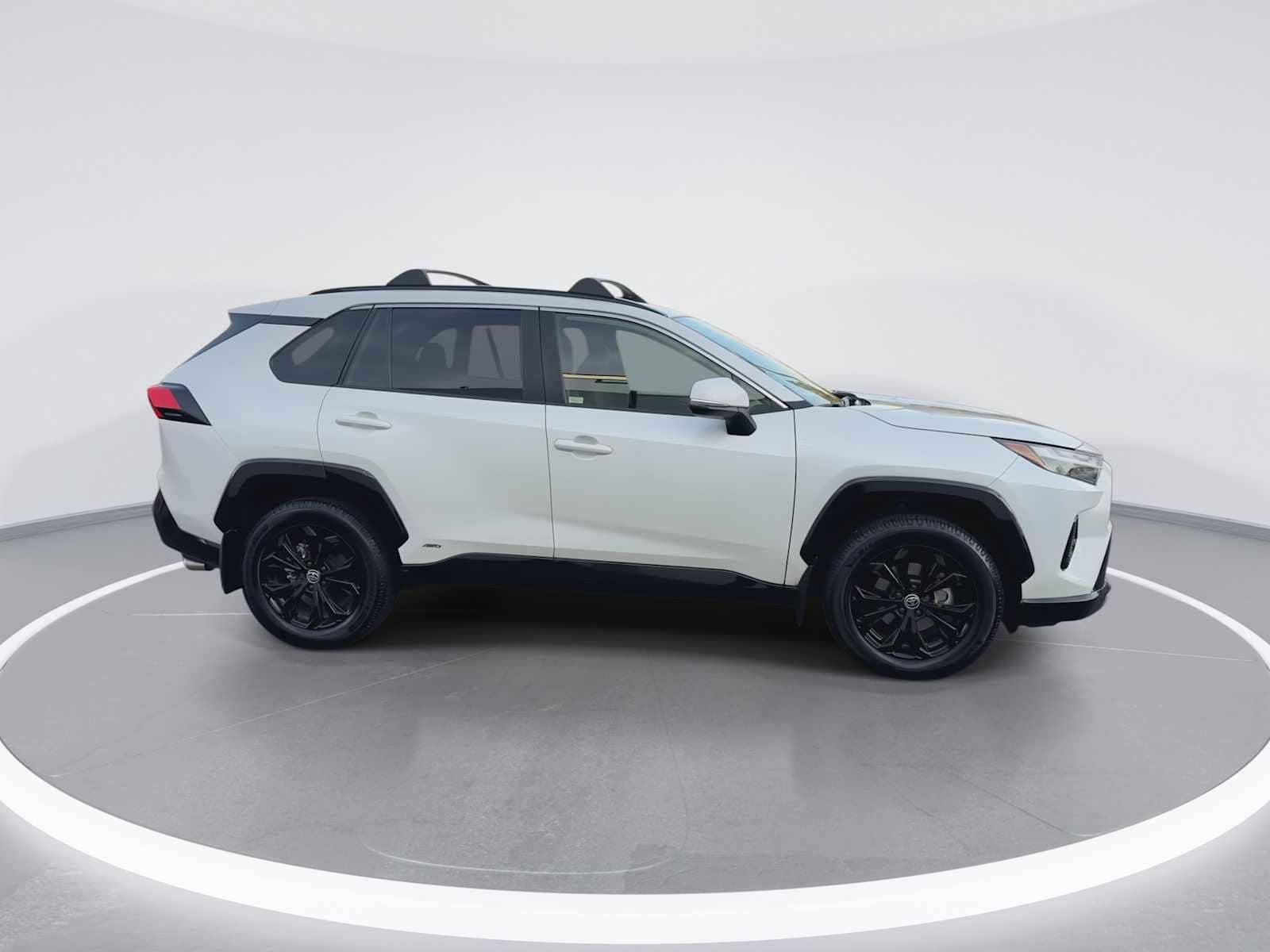 Thumbnail: 2022 Toyota RAV4 - 9