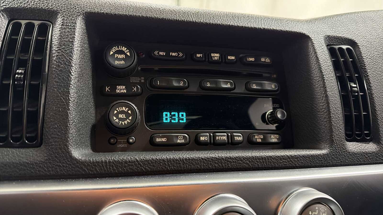 Thumbnail: 2004 Chevrolet SSR - 18