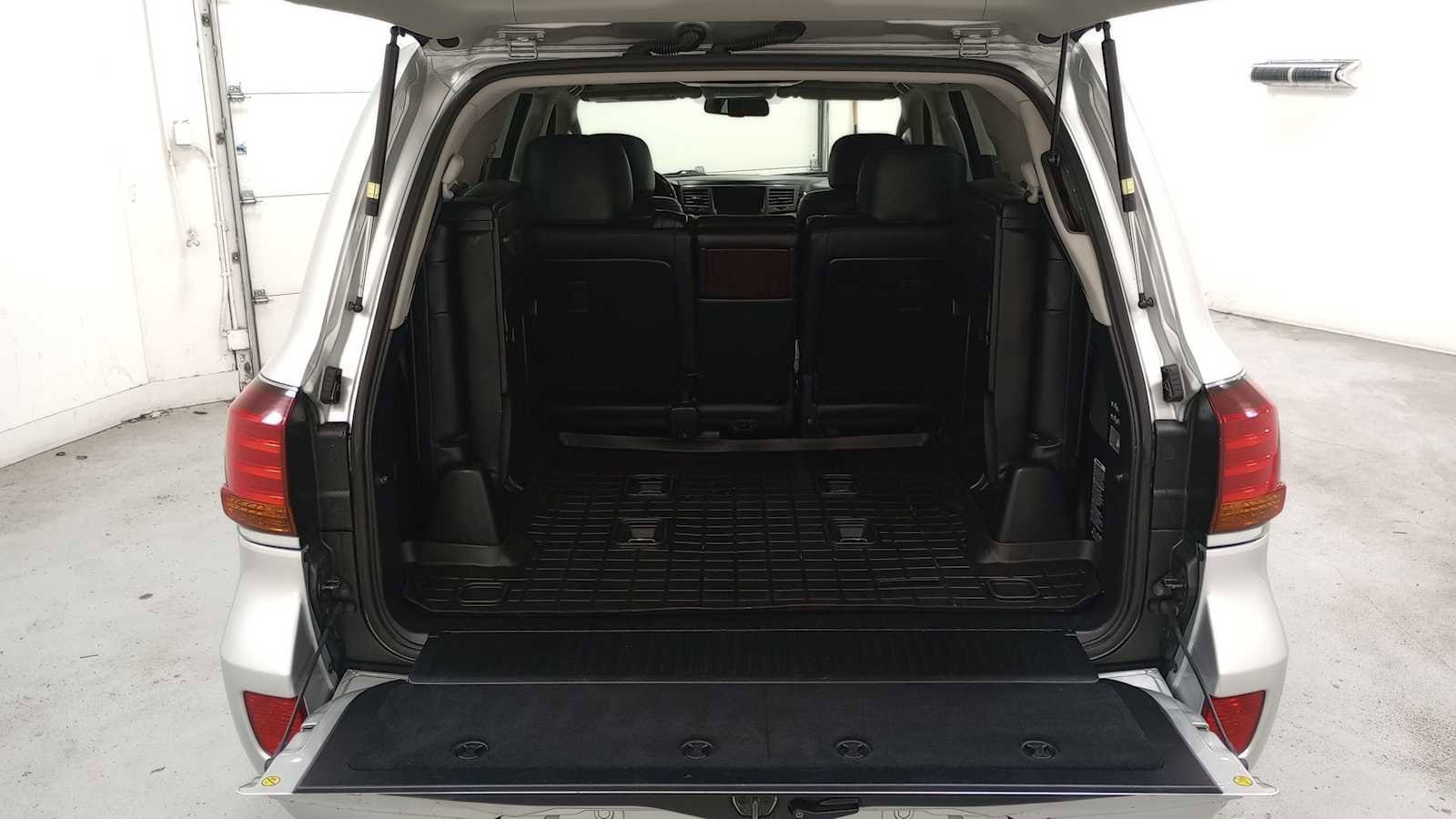 Thumbnail: 2011 Lexus LX - 29
