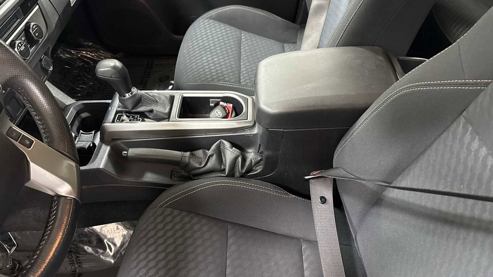 Thumbnail: 2022 Toyota Tacoma - 22