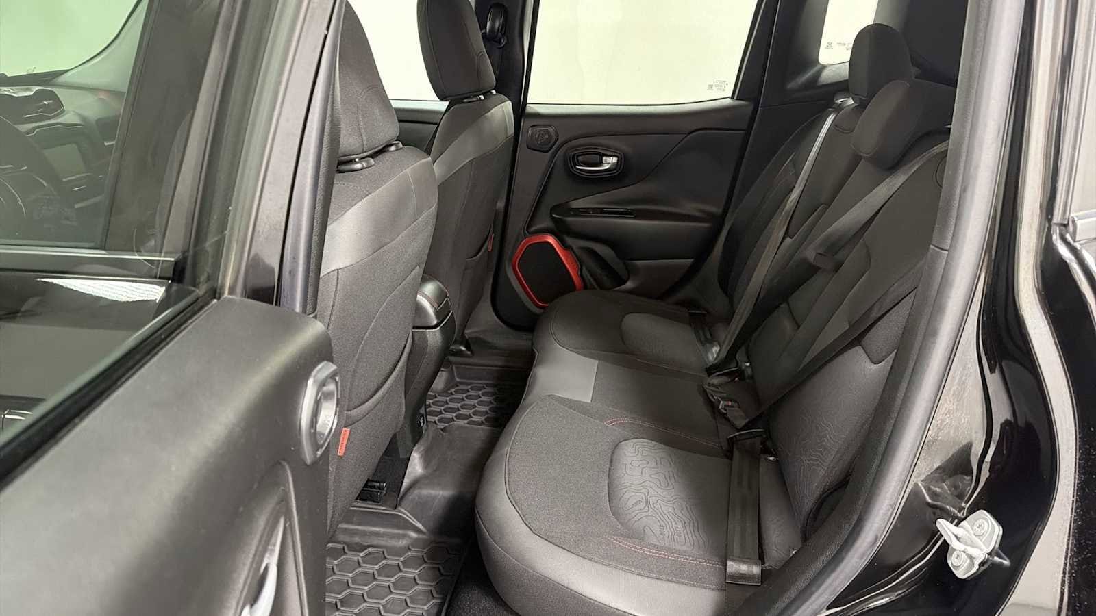 Thumbnail: 2015 Jeep Renegade - 23