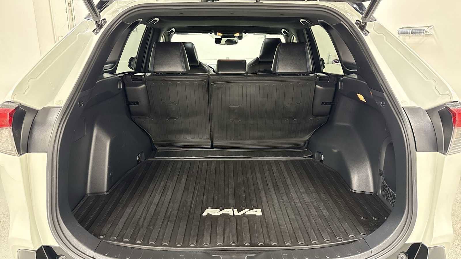 Thumbnail: 2021 Toyota RAV4 - 27