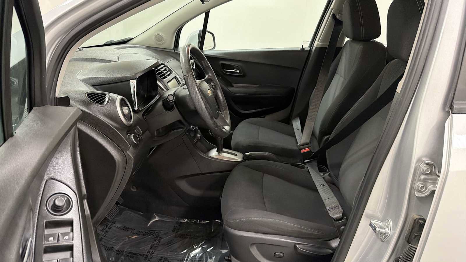 Thumbnail: 2016 Chevrolet Trax - 13