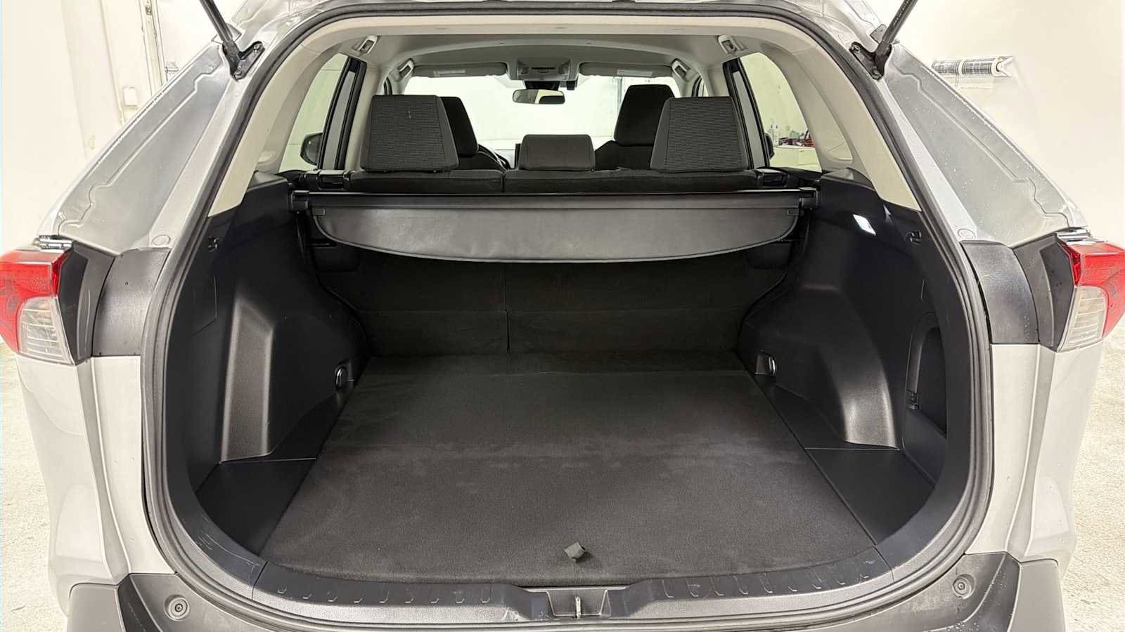 Thumbnail: 2019 Toyota RAV4 - 26