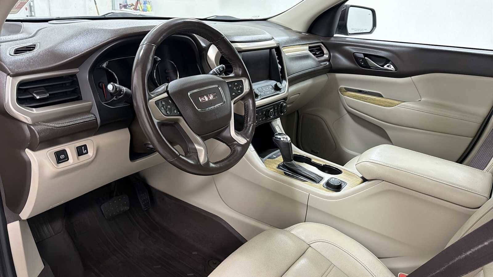 Thumbnail: 2017 GMC Acadia - 12